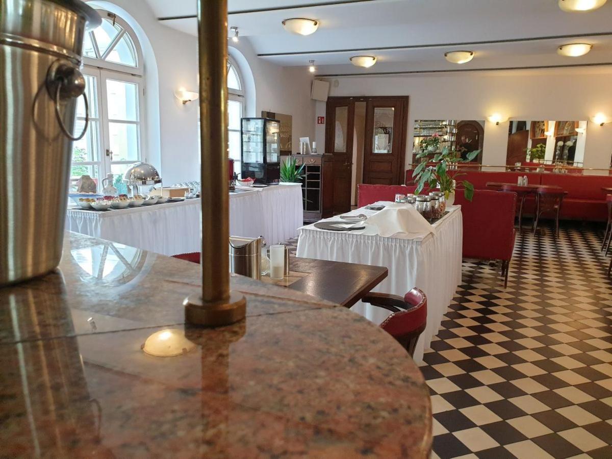 Hotel Altes Pfarrhaus Beaumarais Saarlouis Exterior foto