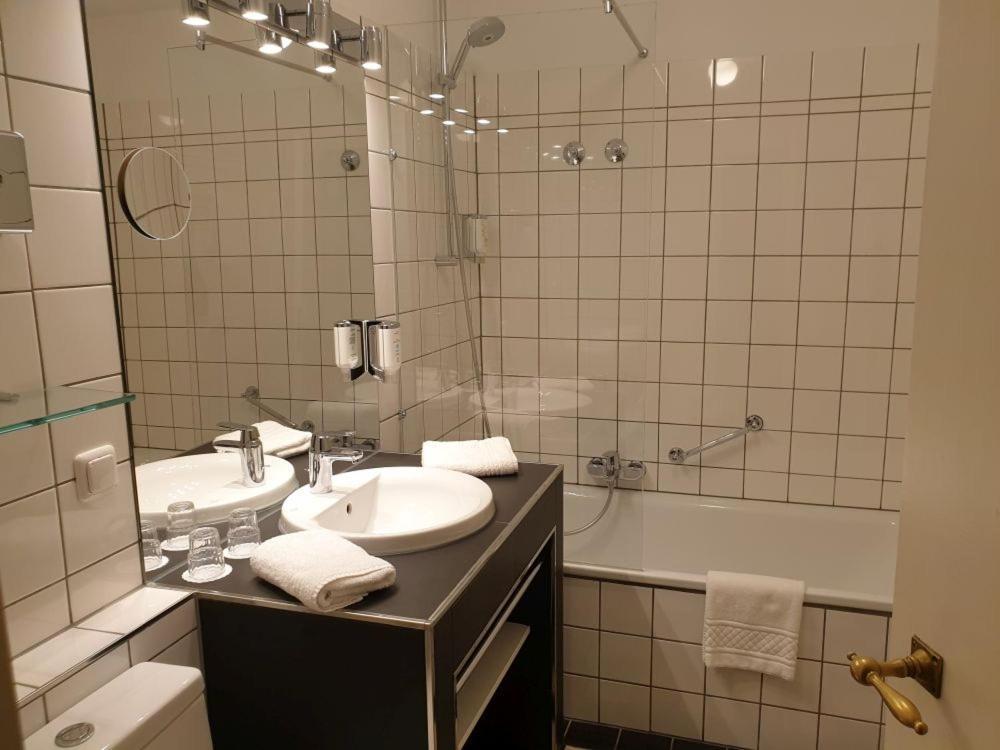 Hotel Altes Pfarrhaus Beaumarais Saarlouis Exterior foto