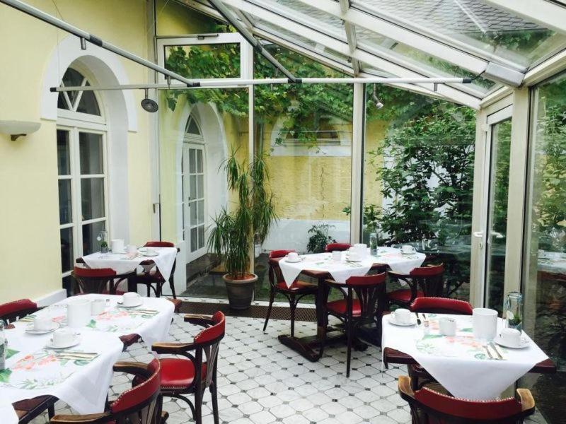 Hotel Altes Pfarrhaus Beaumarais Saarlouis Exterior foto